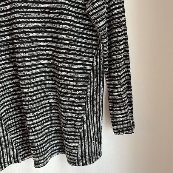 J. Jill Black White Striped Long Sleeve women’s Top tunic classic petite Medium - Picture 3 of 9